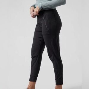 Athleta Trekkie north joggers black